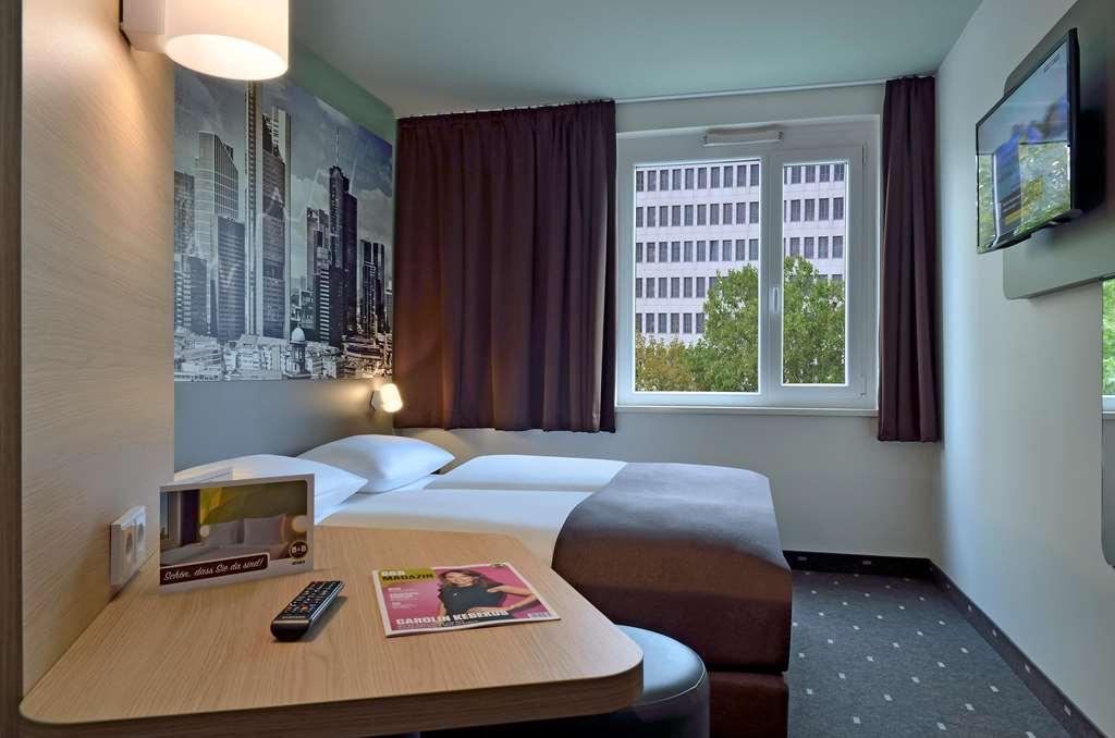 B&B Hotel Frankfurt-West Eschborn Room photo