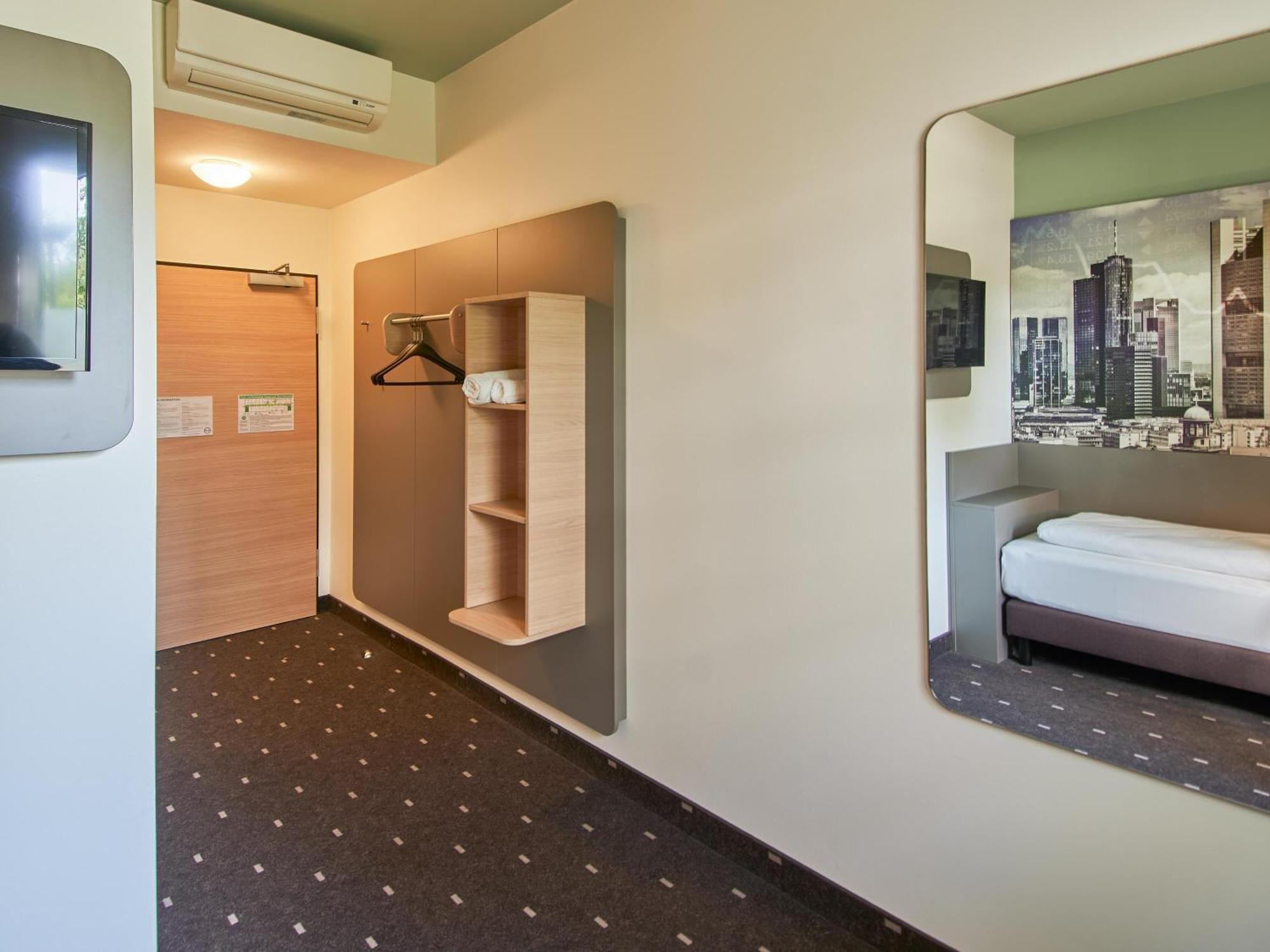 B&B Hotel Frankfurt-West Eschborn Exterior photo