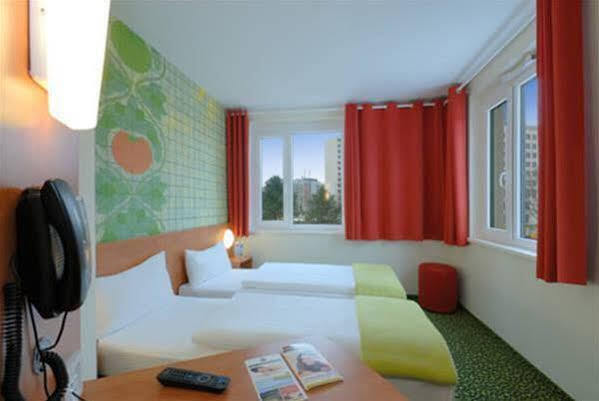 B&B Hotel Frankfurt-West Eschborn Exterior photo