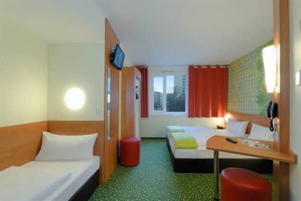 B&B Hotel Frankfurt-West Eschborn Exterior photo